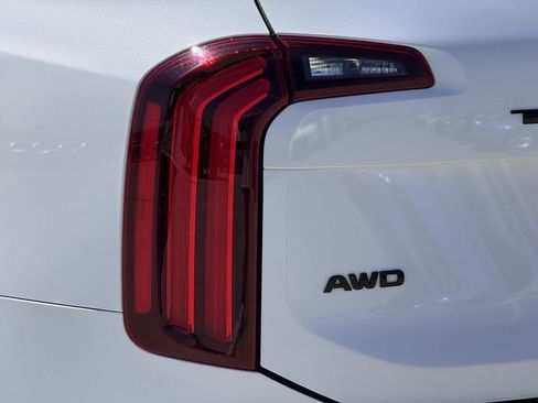 Used 2021 Kia Telluride SX w/ SX Prestige Package image 10