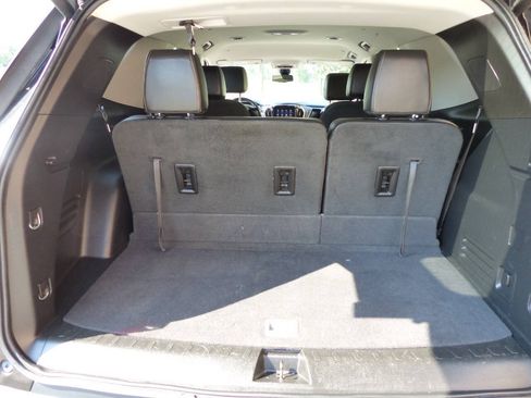 Used 2020 Chevrolet Traverse LT w/ LT Premium Package FWD image 45