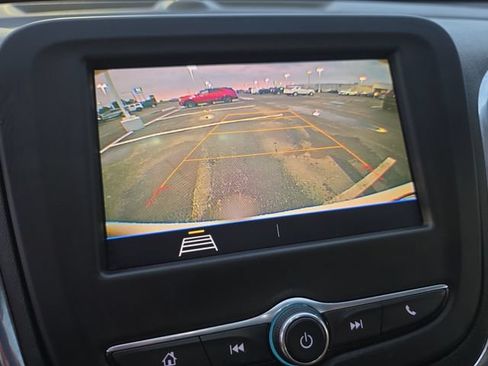 Used 2021 Chevrolet Equinox LS w/ LS Convenience Package FWD image 22