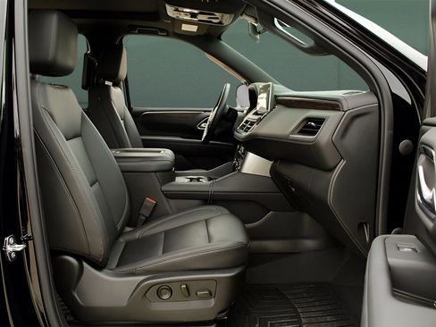 Used 2022 Chevrolet Tahoe Z71 w/ Luxury Package image 11