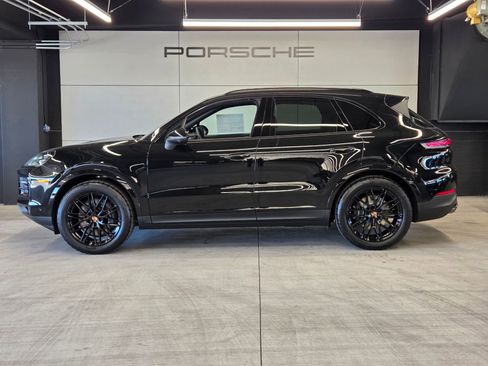 New 2026 Porsche Cayenne Base image 2
