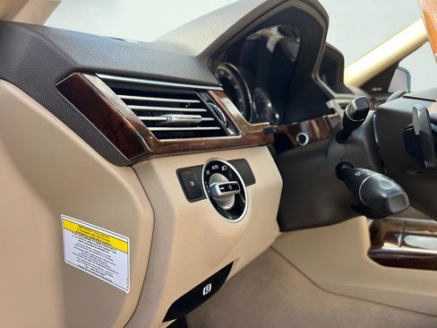 Used 2013 Mercedes-Benz E 350 Sedan image 41