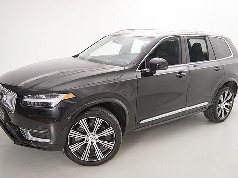 Certified 2024 Volvo XC90 T8 Ultimate w/ Lounge Package AWD/4WD image 4