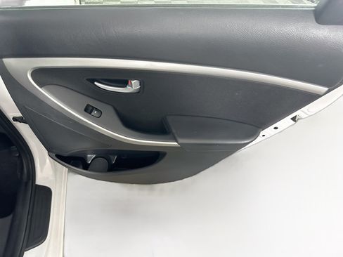 Used 2014 Hyundai Elantra GT FWD image 26