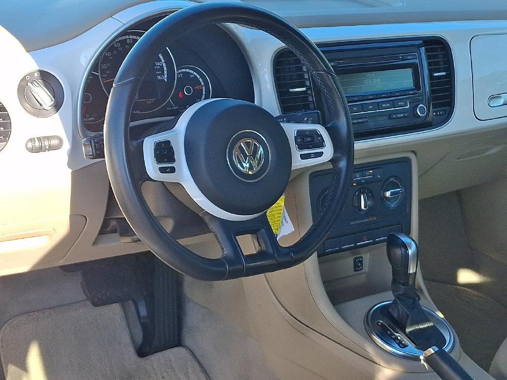 Used 2014 Volkswagen Beetle 2.5 FWD image 2