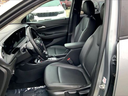 Used 2024 Buick Encore GX Sport Touring image 8