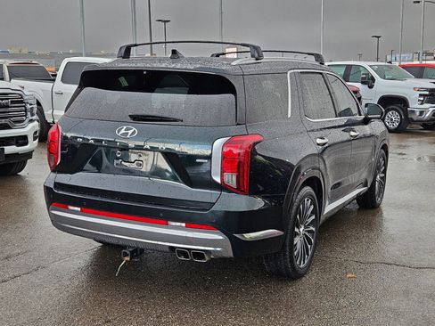 Used 2023 Hyundai Palisade Calligraphy image 3