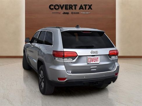 Used 2020 Jeep Grand Cherokee Laredo w/ 18" Wheel & 8.4" Radio Group image 3