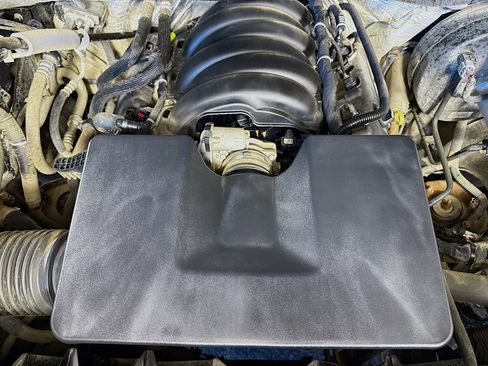 Used 2018 Chevrolet Silverado 1500 Custom image 36