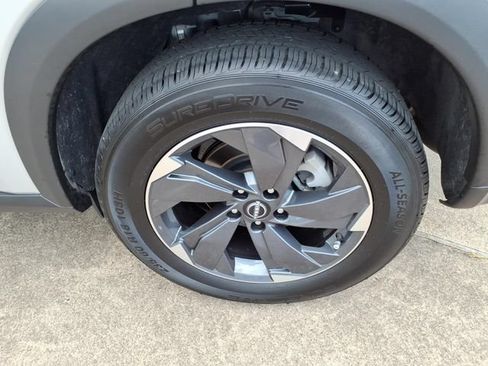 Used 2025 Nissan Rogue SV FWD image 16