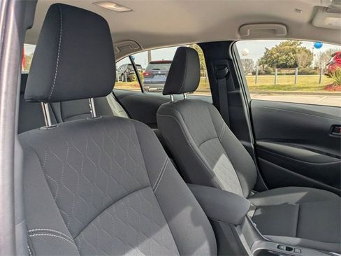 Used 2025 Toyota Corolla LE image 34