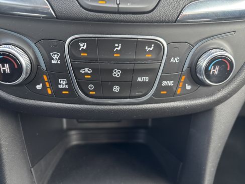 Used 2024 Chevrolet Equinox LT image 27