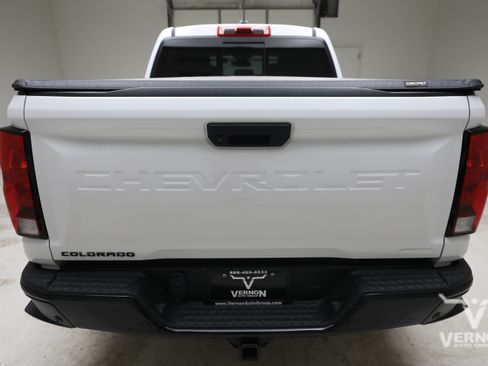 Used 2025 Chevrolet Colorado W/T w/ WT Custom Package AWD/4WD image 3