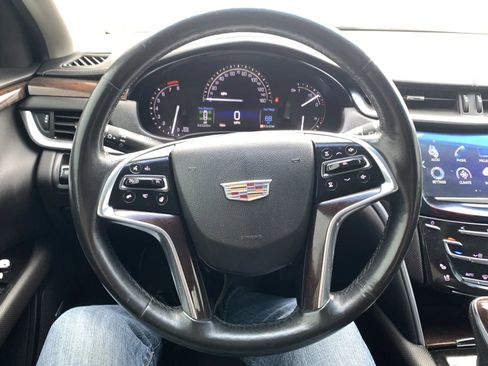 Used 2017 Cadillac XTS Luxury image 12