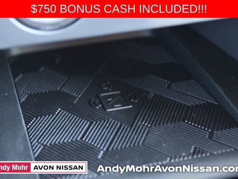 New 2025 Nissan Versa SR w/ Trunk Package image 26