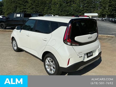 Used 2025 Kia Soul LX w/ LX Technology Package FWD image 3