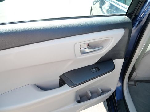 Used 2016 Toyota Camry LE FWD image 27