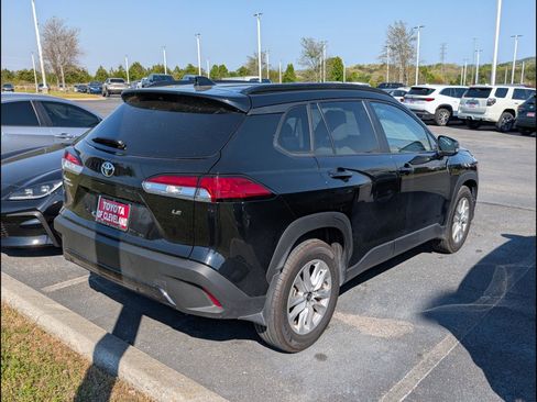 Used 2024 Toyota Corolla Cross LE w/ Moonroof Package image 7