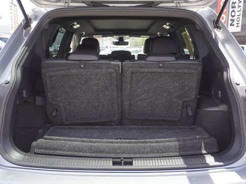 Used 2022 Volkswagen Tiguan SE R-Line FWD image 8