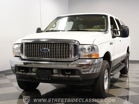 Used 2002 Ford Excursion XLT image 18