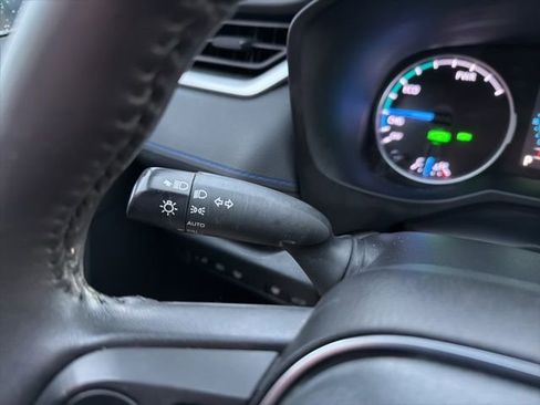 Used 2022 Toyota RAV4 SE image 38