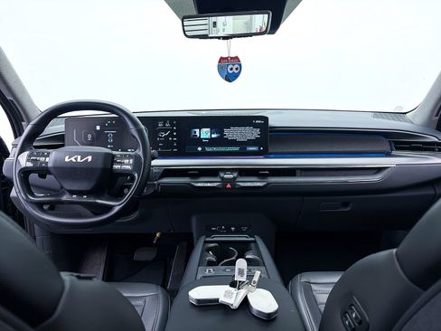 Certified 2024 Kia EV9 Land AWD/4WD image 23