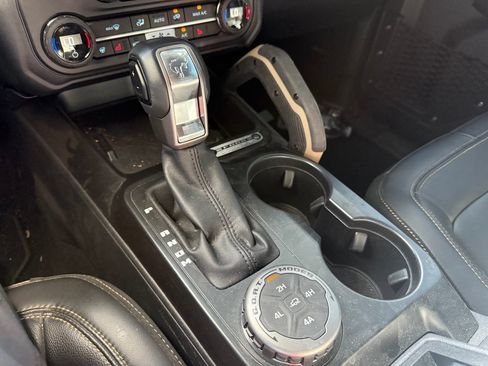 Used 2025 Ford Bronco Badlands AWD/4WD image 21