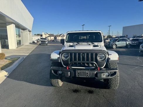 Used 2020 Jeep Gladiator Rubicon image 2