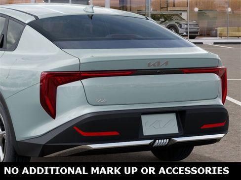 New 2026 Kia K4 LXS image 13