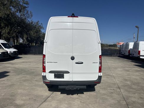 Used 2024 Mercedes-Benz Sprinter 2500 image 8