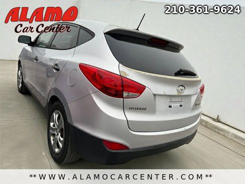 Used 2012 Hyundai Tucson GL image 2