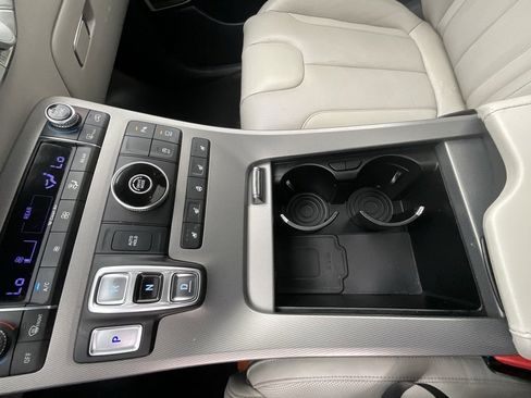 Used 2022 Hyundai Palisade Calligraphy image 16