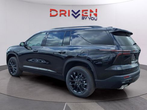 New 2026 Chevrolet Traverse LT image 3