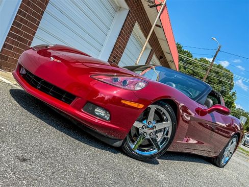 Used 2007 Chevrolet Corvette Coupe w/ Preferred Equipment Group RWD image 8