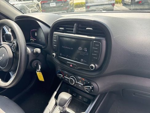 Used 2023 Kia Soul LX w/ Option Group 015 FWD image 18