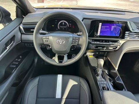 Used 2026 Toyota Camry SE w/ Convenience Package FWD image 12