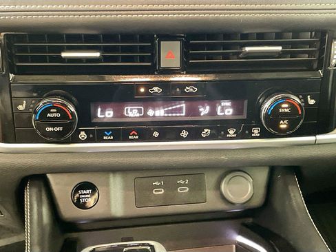 Used 2024 Nissan Rogue Platinum w/ Platinum Premium Package AWD/4WD image 9