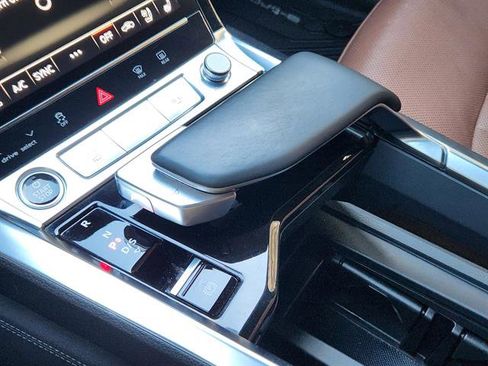 Used 2022 Audi e-tron Premium Plus w/ Premium Plus Package image 15