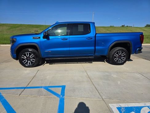 Used 2022 GMC Sierra 1500 AT4 AWD/4WD image 10