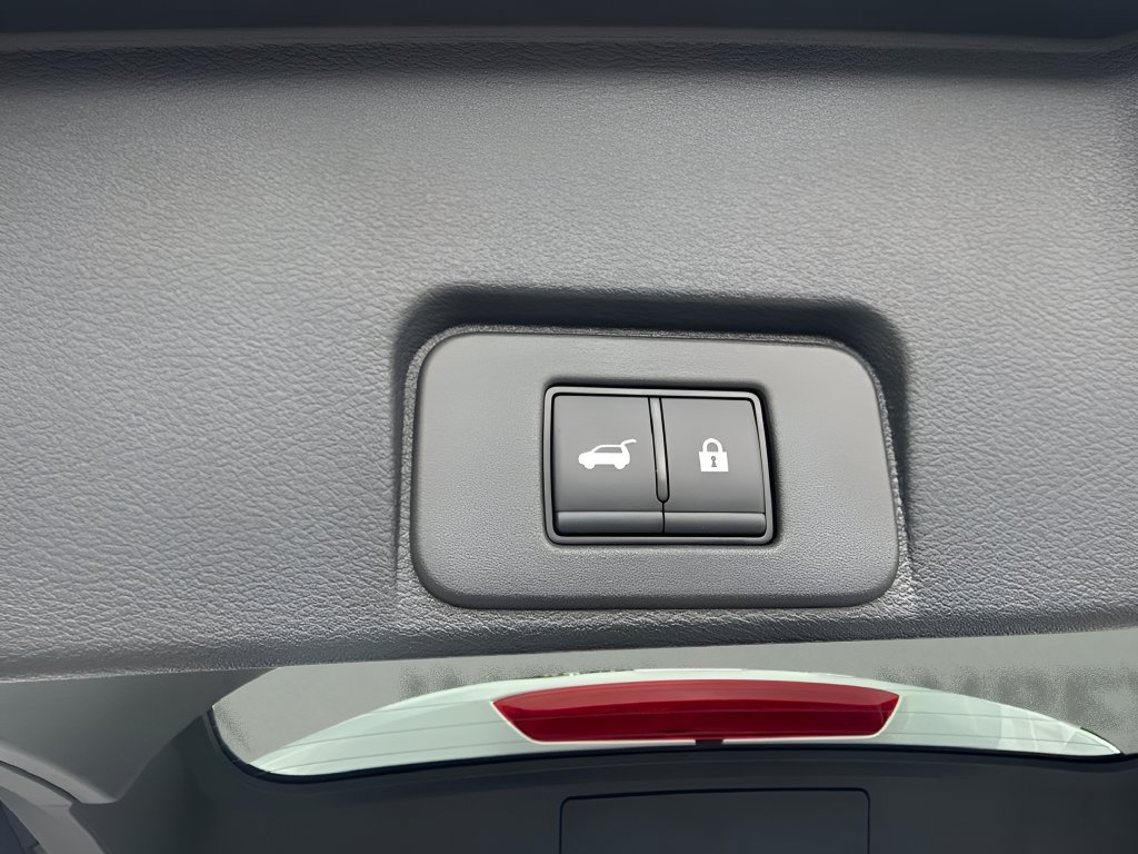 Used 2026 Nissan Rogue SV AWD/4WD image 23
