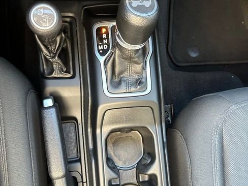 Used 2022 Jeep Wrangler Unlimited Sport image 13