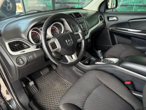 Used 2019 Dodge Journey SE w/ Premium Group image 16