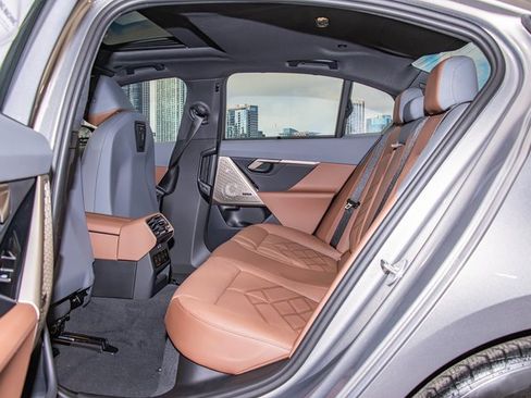 New 2026 BMW 540i xDrive w/ M Sport Package image 22