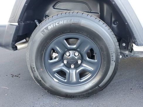 Used 2021 Jeep Wrangler Sport image 9