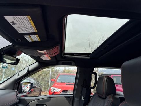 Used 2024 Nissan Frontier PRO-4X w/ Pro Premium Package image 11