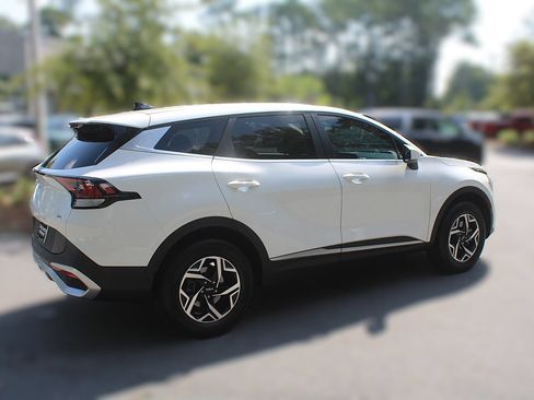 Used 2023 Kia Sportage LX AWD/4WD image 12