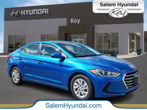 Used 2018 Hyundai Elantra SE image 1