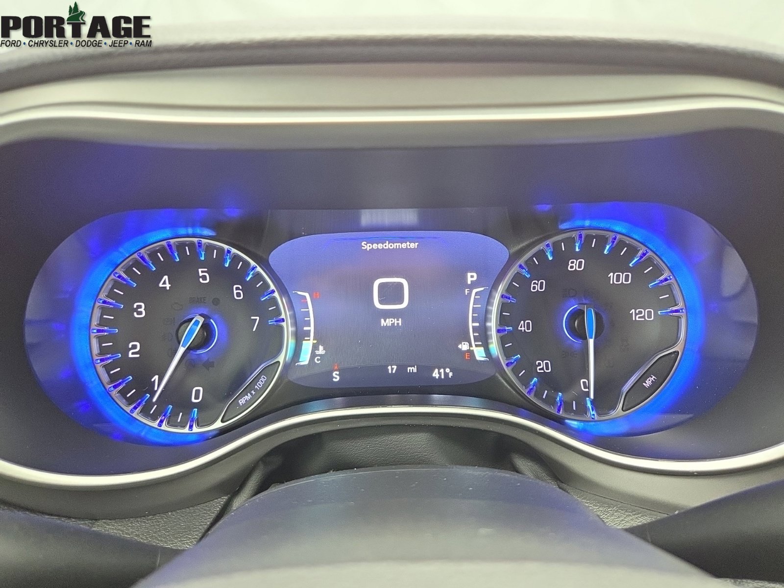New 2027 Chrysler Pacifica Select AWD/4WD image 18