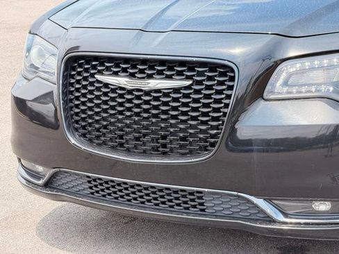 Used 2020 Chrysler 300 S RWD image 6