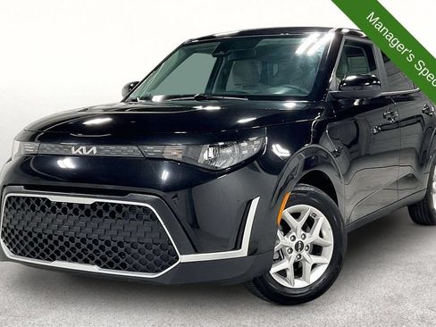Used 2025 Kia Soul LX w/ LX Technology Package FWD image 14